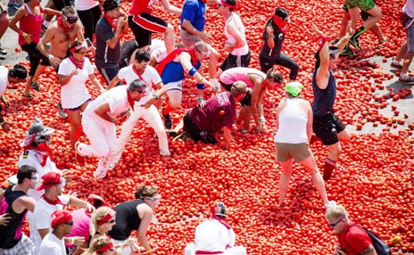 Nét độc đáo lễ hội ném cà chua La Tomatina
