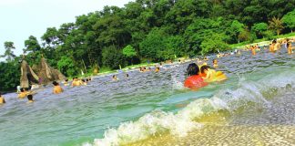 hồ suối khoáng nóng ở khu du lịch Khoang Xanh Suối Tiên