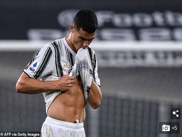 Bóng đá Quốc tế trưa 11/5: Juventus bị dọa cấm đá Serie A