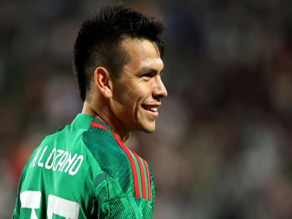 Hirving Lozano là 1 cầu thủ Mexico đá cho Napoli 1 thời