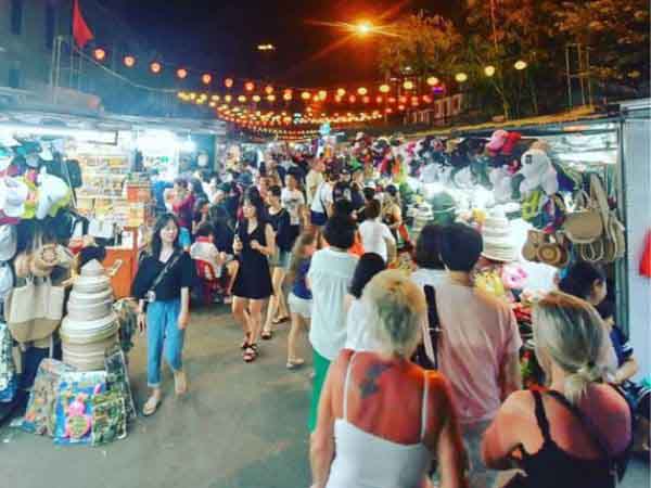 6. Món ăn đường phố và chợ đêm Nha Trang