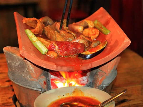 Những món ăn đặc sản Bình Dương - Bò nướng ngói