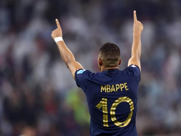 Số áo của Mbappe tại các CLB