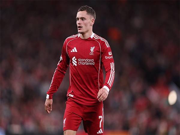 Vai trò của cầu thủ tiền vệ tấn công trong đội hình